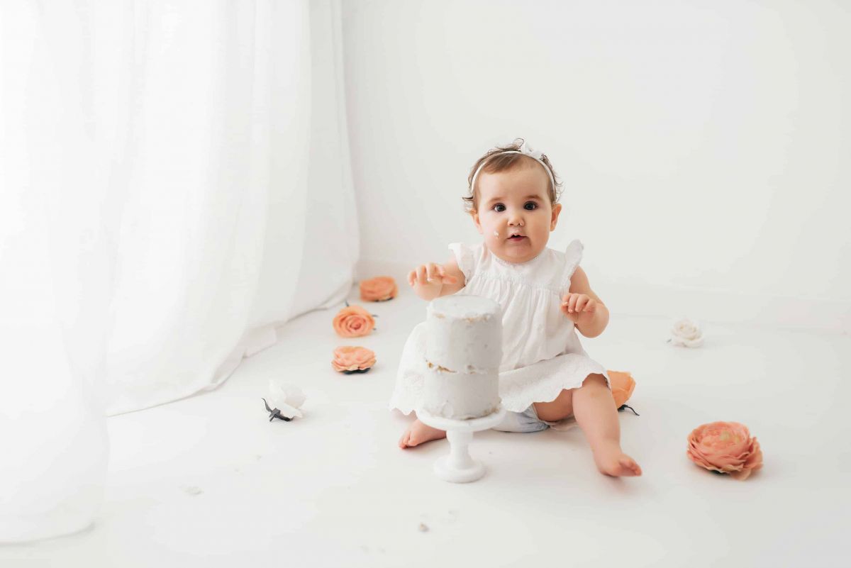 newborn-cake-smash-birthday-photoshoot-photography-photographer-poole-dorset-bournemouth